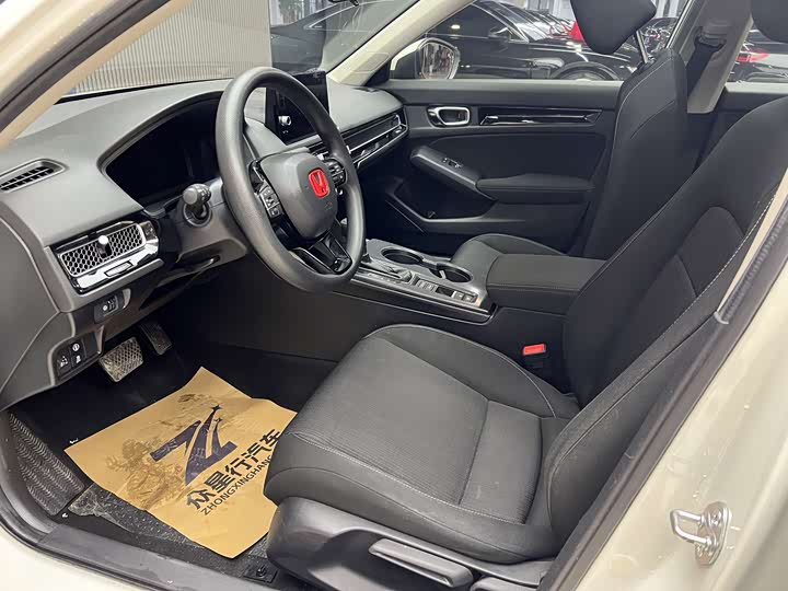 Фото 8 - Honda Civic