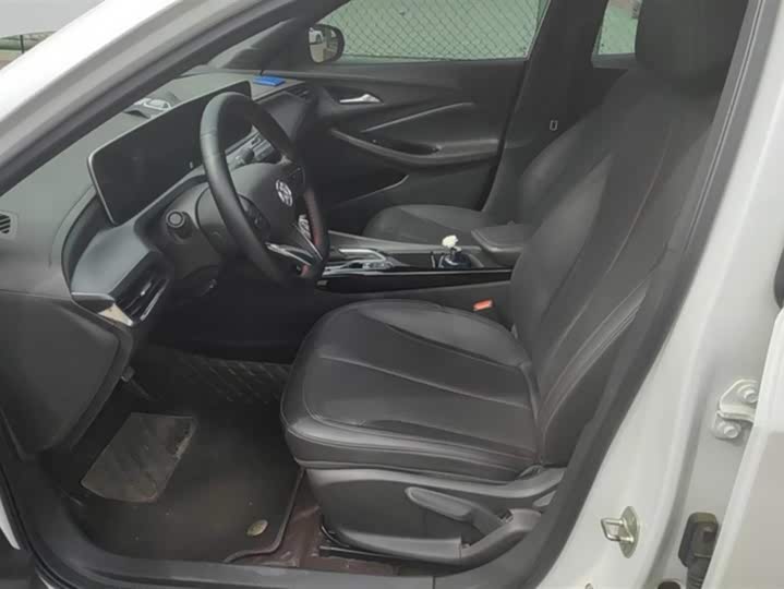 Фото 9 - Buick Verano