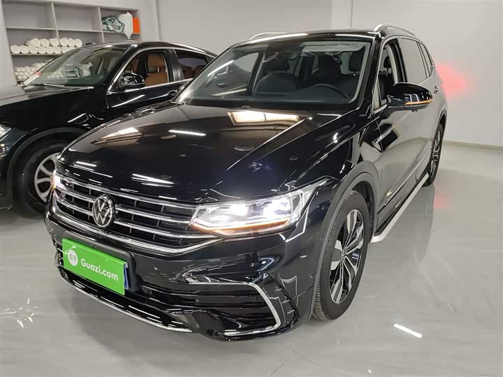 Фото 2 - Volkswagen Tiguan L Pro