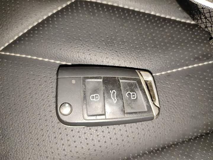 Фото 9 - Volkswagen Tiguan L Pro