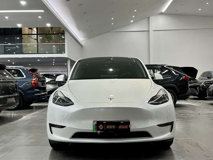 Фото 6 - Tesla Model Y