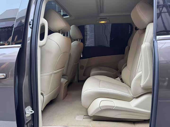 Фото 8 - Buick GL8 ES