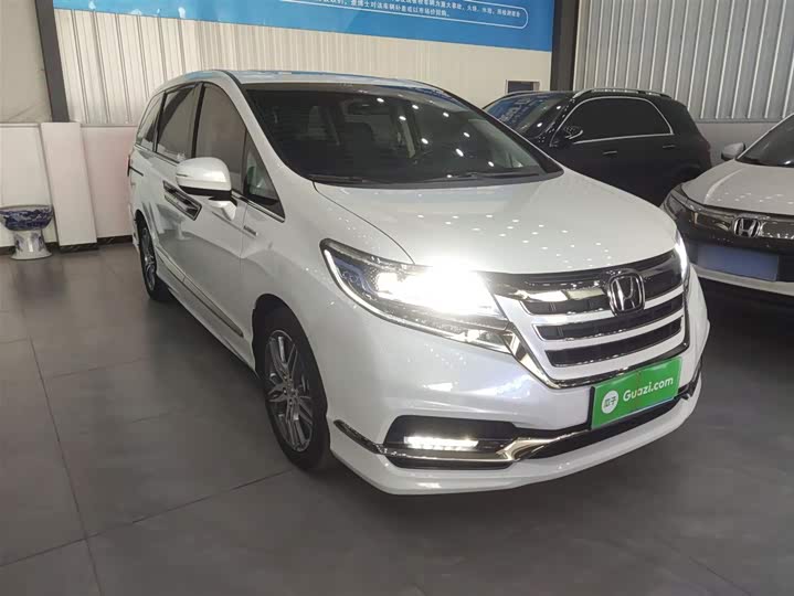 Фото 4 - Honda Elysion