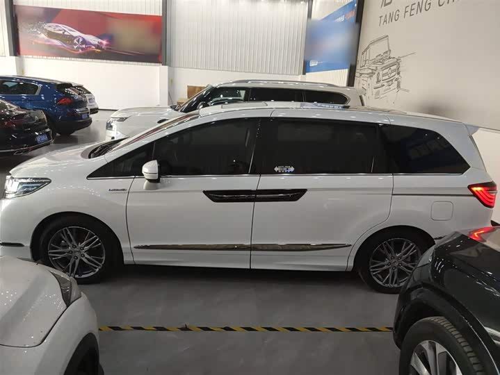 Фото 5 - Honda Elysion