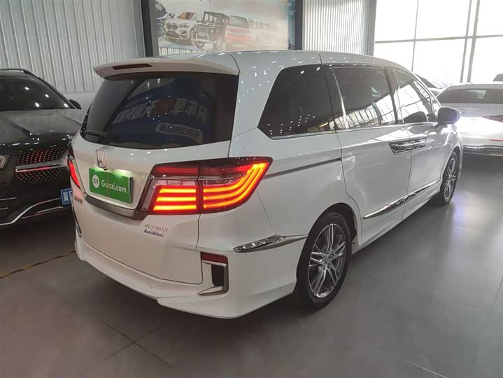 Фото 7 - Honda Elysion