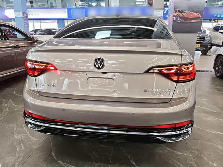 Фото 6 - Volkswagen Sagitar L