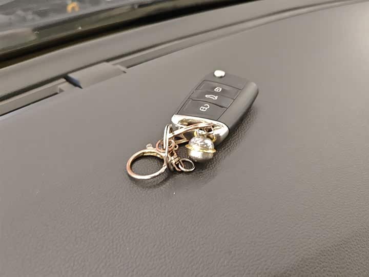 Фото 9 - Volkswagen Sagitar L