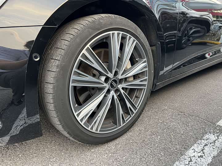 Фото 3 - Audi A6L