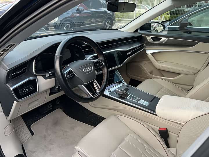 Фото 9 - Audi A6L