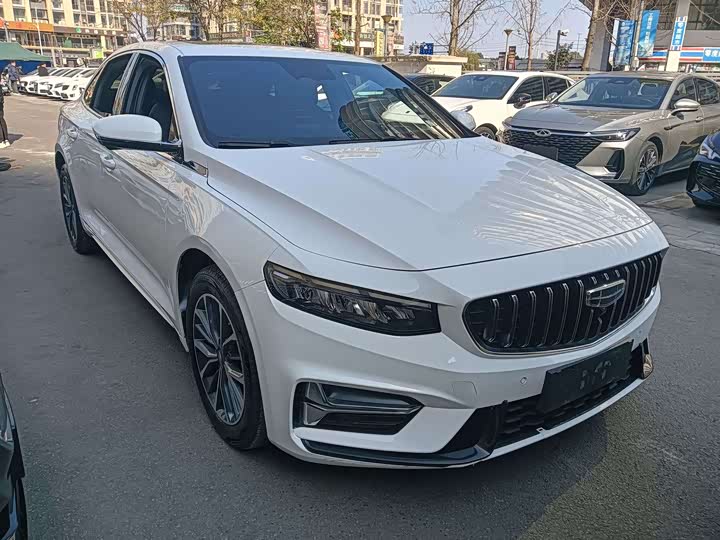 Фото 2 - Geely Preface