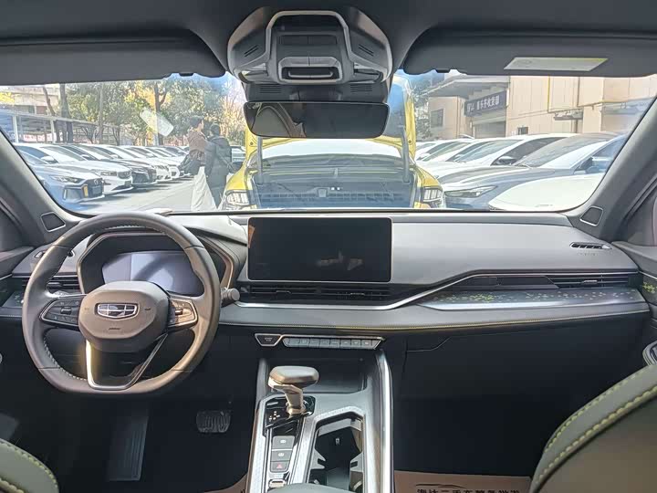 Фото 6 - Geely Preface