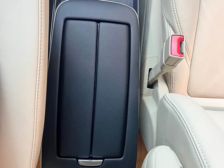 Фото 8 - Buick GL8 ES