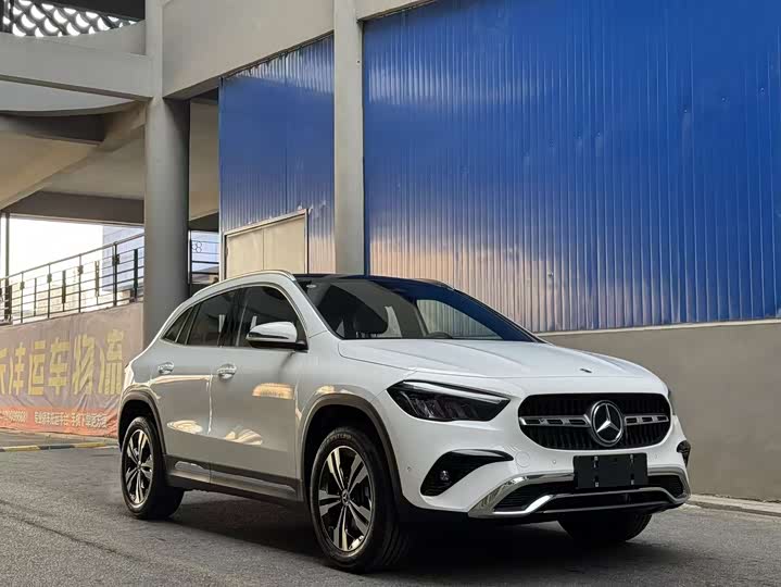 Фото 3 - Mercedes-Benz GLA-Class