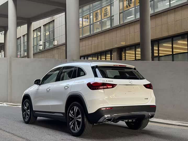 Фото 6 - Mercedes-Benz GLA-Class