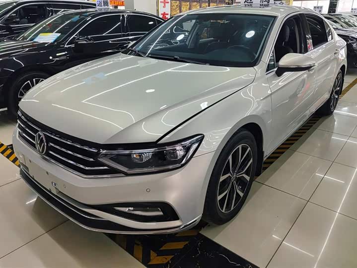 Фото 1 - Volkswagen Magotan