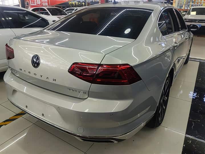 Фото 3 - Volkswagen Magotan