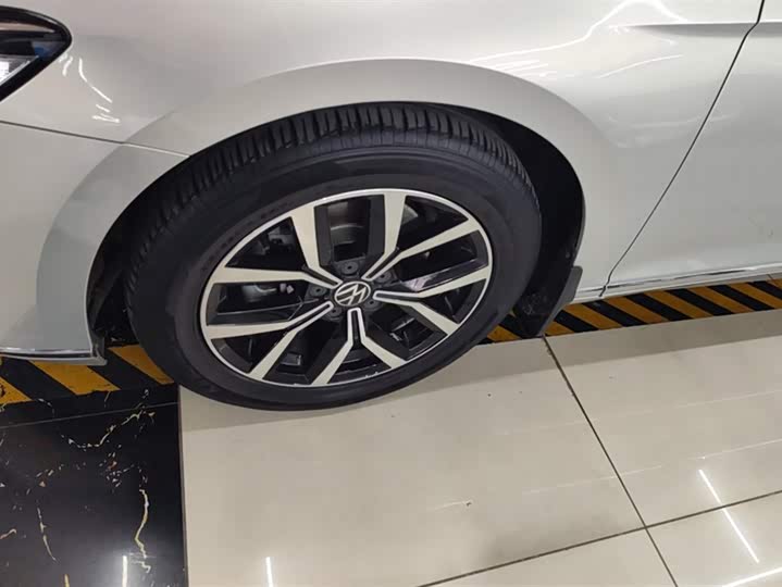 Фото 6 - Volkswagen Magotan