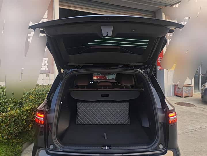 Фото 4 - Geely Monjaro