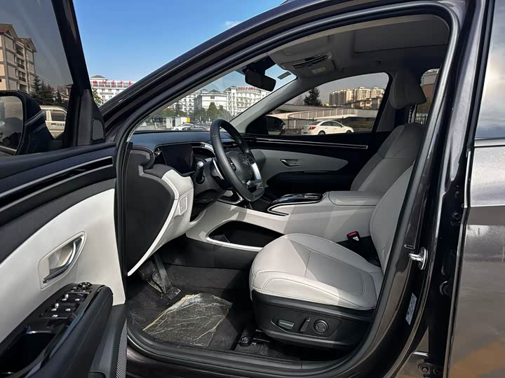 Фото 4 - Hyundai Tucson L