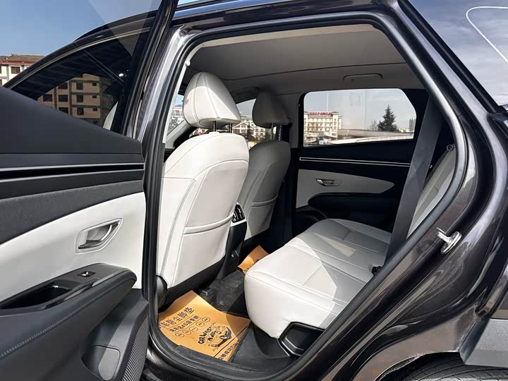 Фото 6 - Hyundai Tucson L