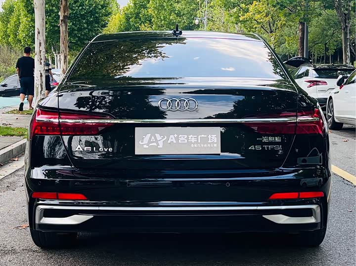 Фото 4 - Audi A6L