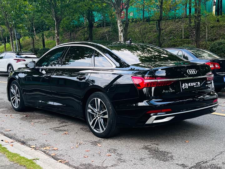 Фото 5 - Audi A6L