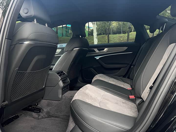 Фото 8 - Audi A6L