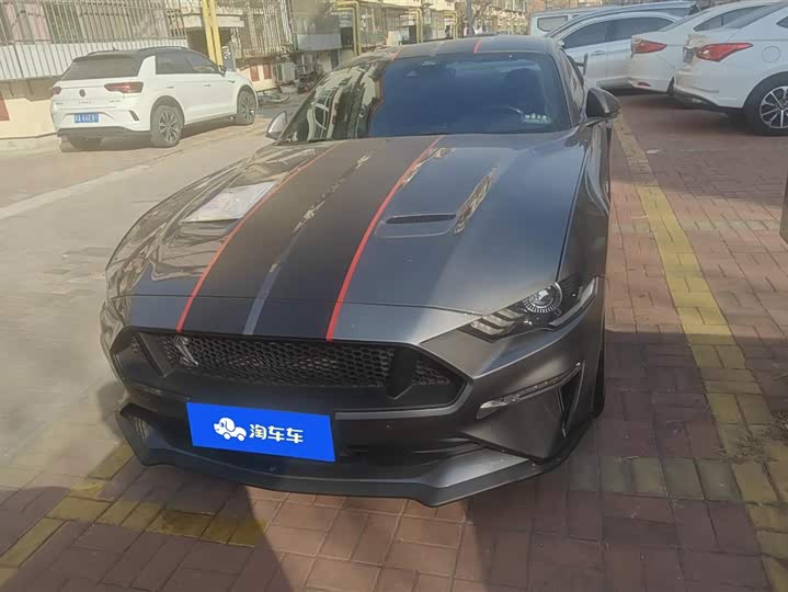 Фото 2 - Ford Mustang