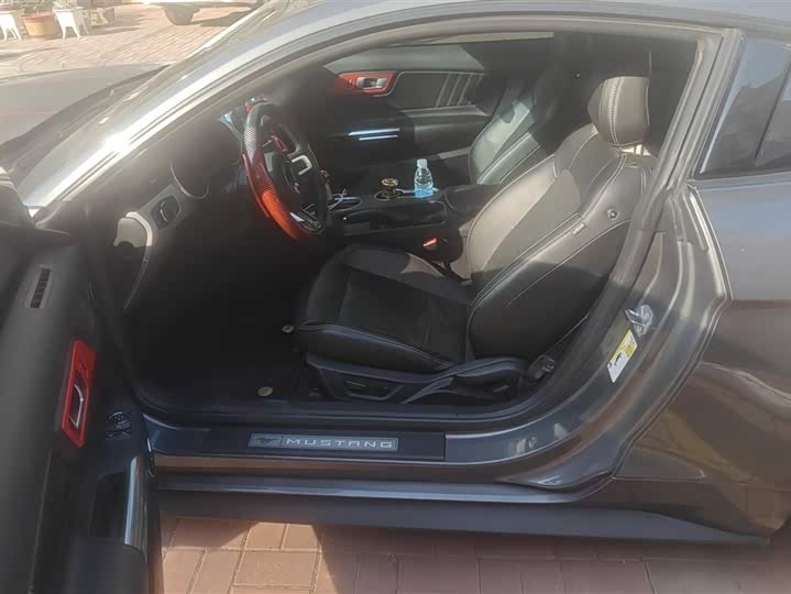 Фото 9 - Ford Mustang