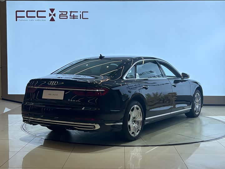 Фото 4 - Audi A8