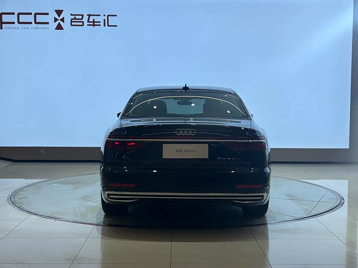 Фото 5 - Audi A8