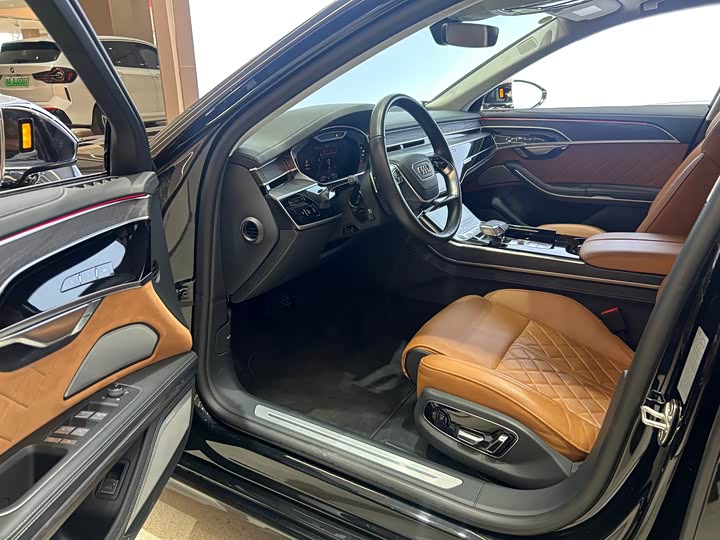 Фото 8 - Audi A8