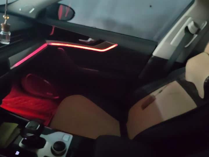 Фото 8 - Hongqi HS5