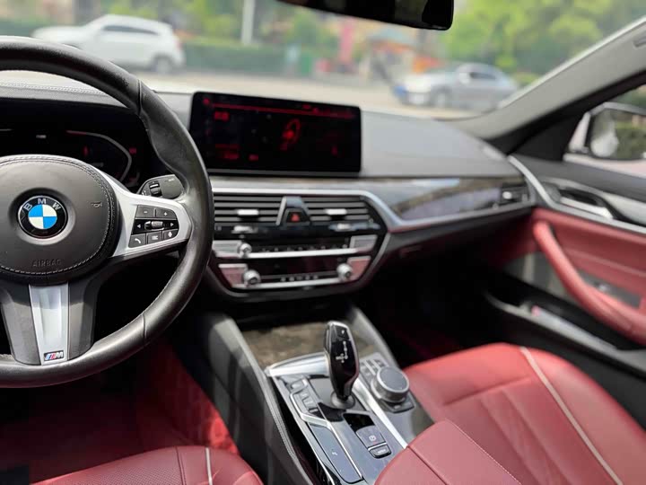 Фото 9 - BMW 5 Series