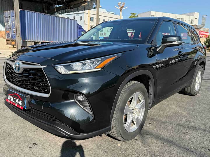 Фото 1 - Toyota Highlander