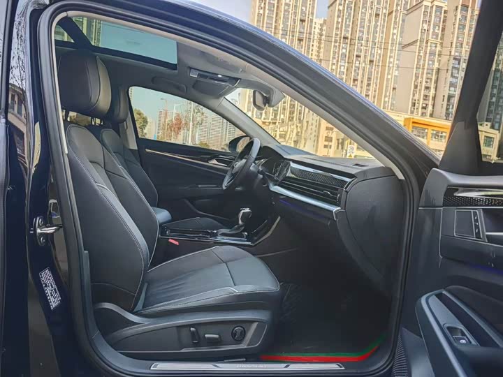 Фото 4 - Volkswagen Passat