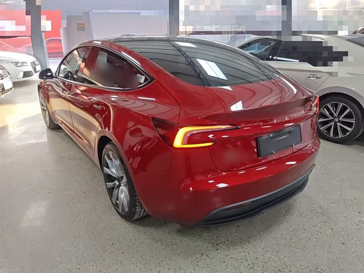 Фото 5 - Tesla Model 3
