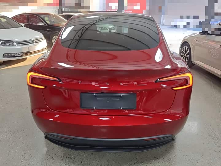 Фото 6 - Tesla Model 3