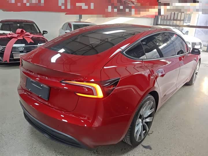 Фото 7 - Tesla Model 3