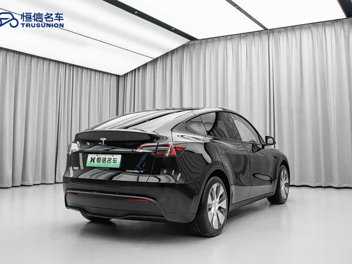 Фото 9 - Tesla Model Y