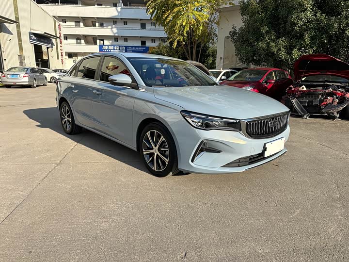 Фото 3 - Geely Emgrand