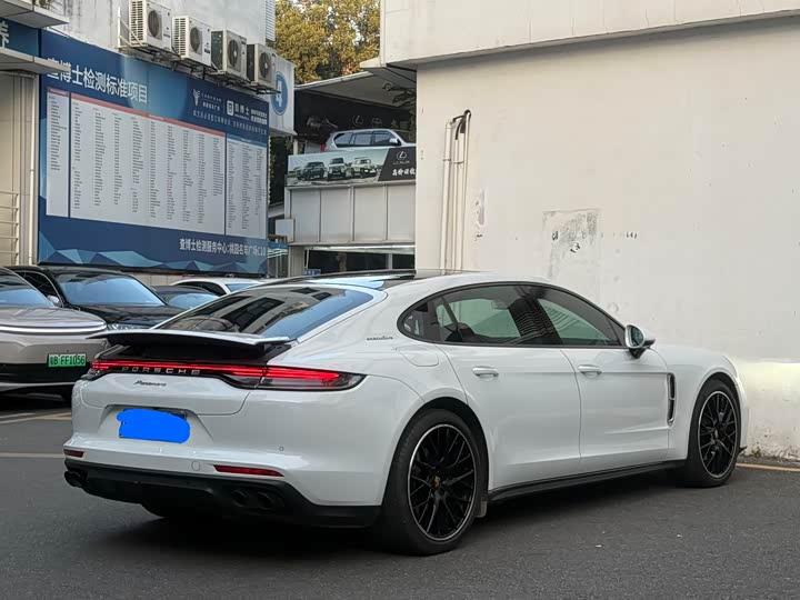 Фото 9 - Porsche Panamera