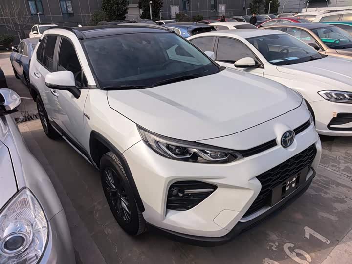 Фото 3 - Toyota Wildlander