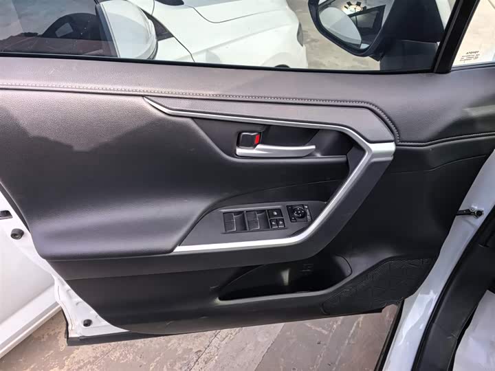 Фото 7 - Toyota Wildlander