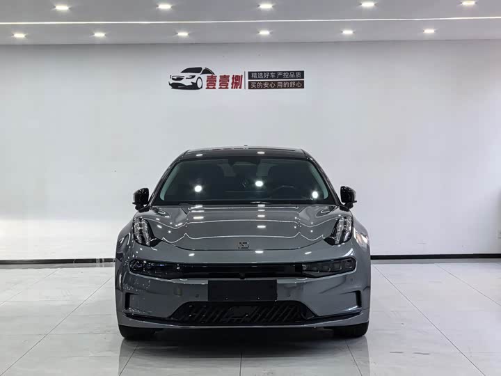 Фото 2 - Zeekr 001