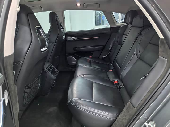 Фото 5 - Zeekr 001