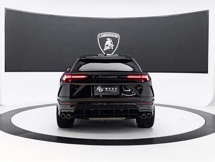 Фото 5 - Lamborghini Urus