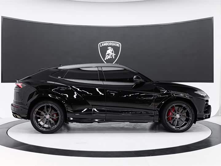Фото 7 - Lamborghini Urus
