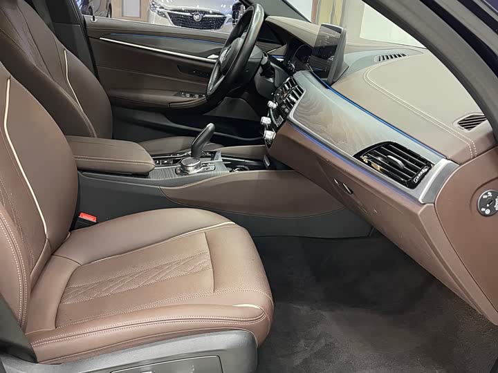 Фото 8 - BMW 5 Series Hybrid