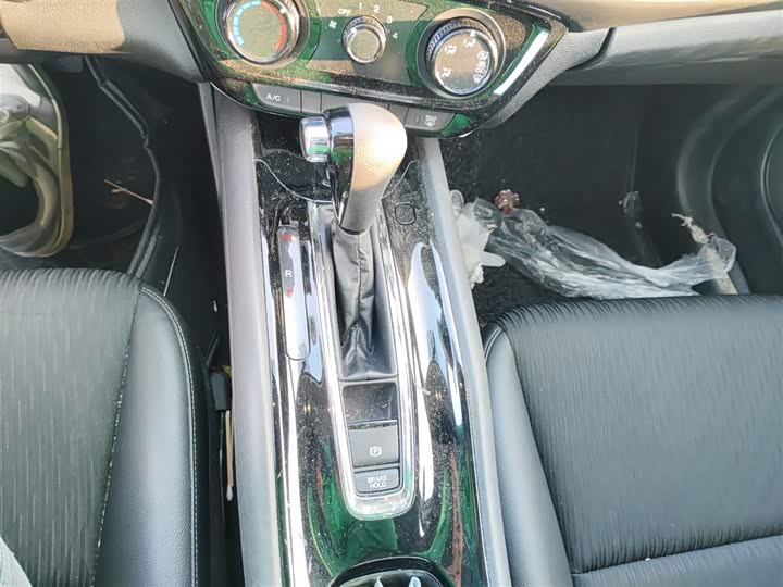 Фото 6 - Honda Vezel